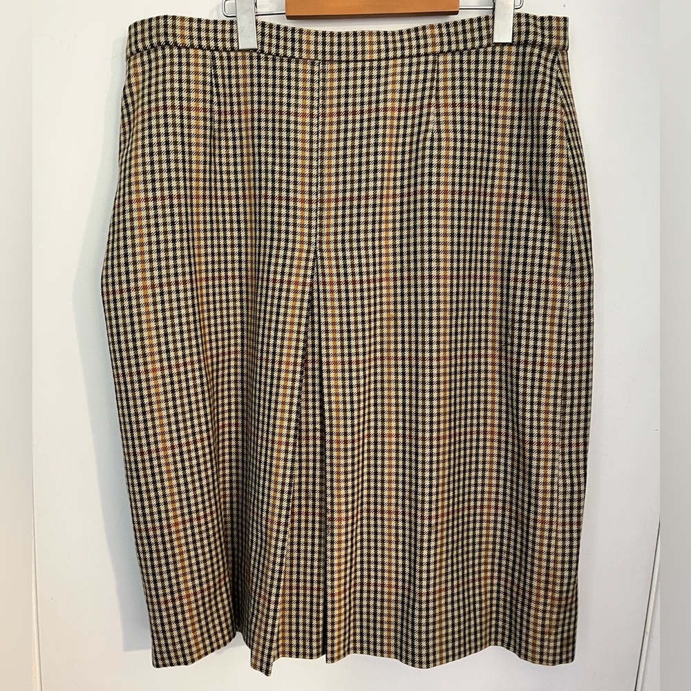 Elegant Checkered Pencil Skirt with Front Pleat. Waist 36”